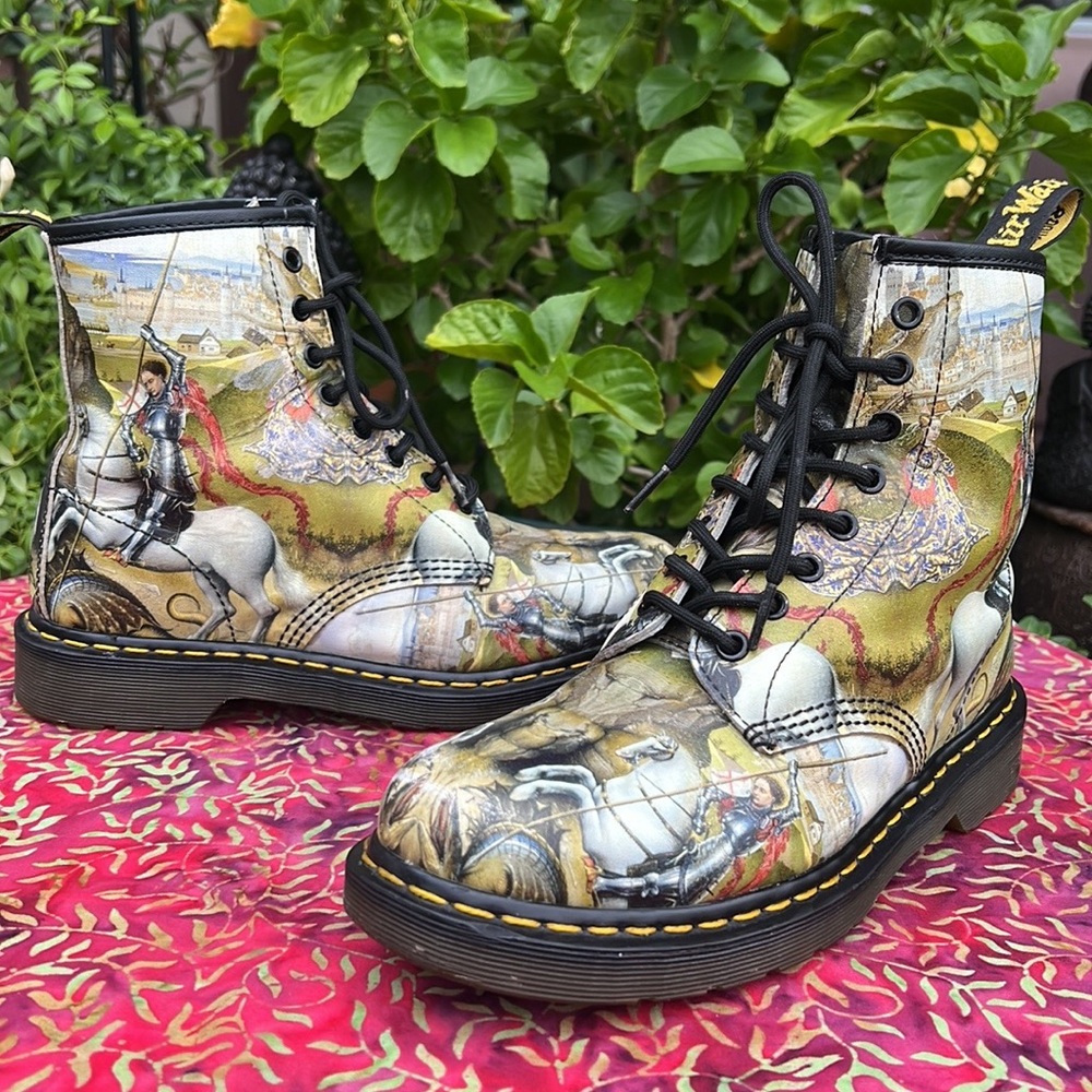 Rare Dr. Martens George & Dragon Backhand 1460 Boots - Picture 8 of 17